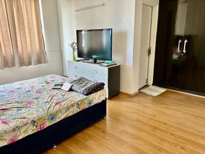 Bedroom in 3 BHK Apartment at Vatika City, Sector 49 – for Rent