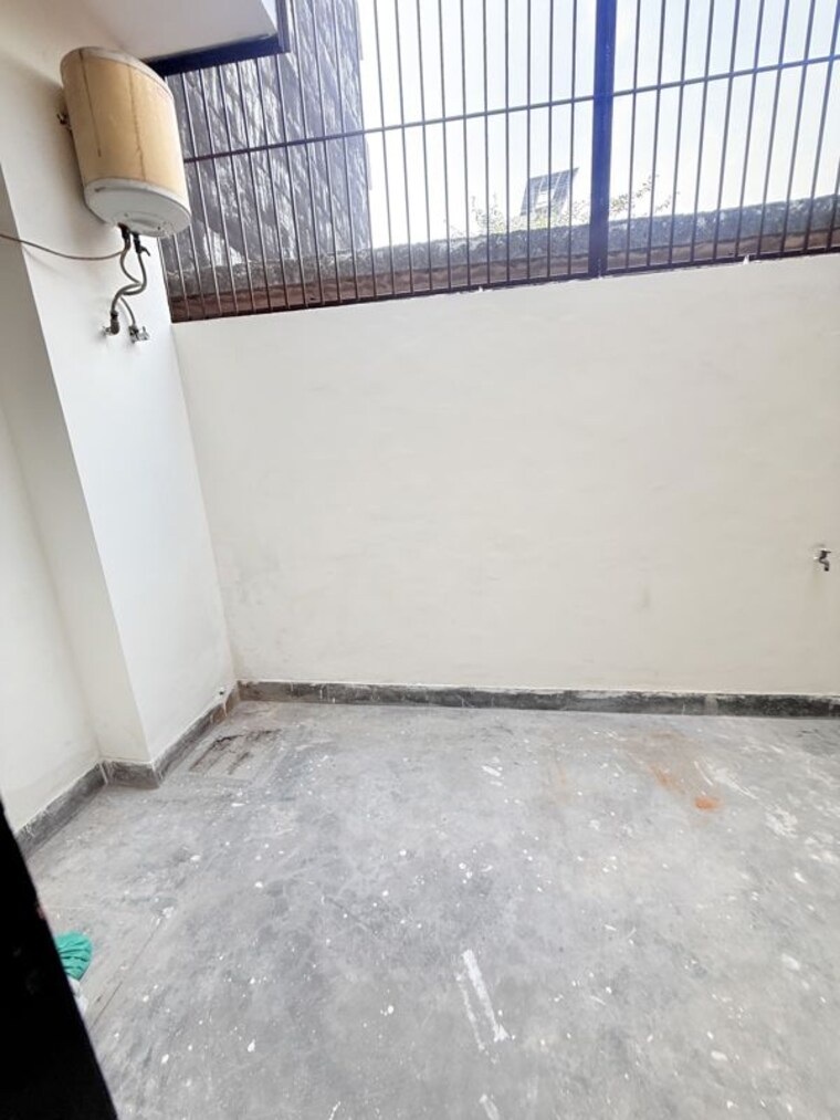 Other, sector 105 2 Bedroom 130 Sq.Yd. Independent House In Sector 105 Noida 10760952