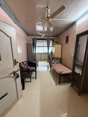 2 BHK Apartment For Sale in Sukh Niwas, Colaba