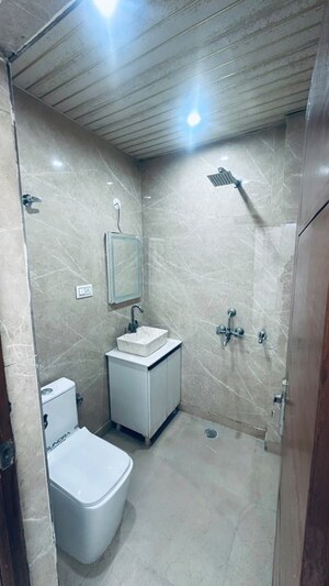 Bathroom in 2 BHK Apartment at Vaishali – for Rent