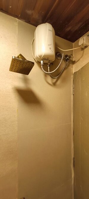Furnished Amenities in 2 BHK Apartment at MM Spectra, Chembur – for Rent