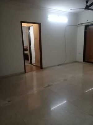 Room in 2 BHK Apartment at MM Spectra, Chembur – for Rent