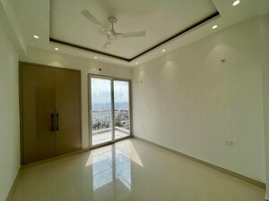 Room in 3 BHK Apartment at Fusion Homes, Tech Zone 4 Greater Noida – for Rent