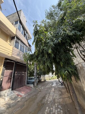 Room in 1 BHK Independent House at New Palam Vihar Phase 1 – for Sale