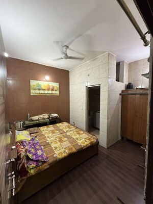Room in 1 BHK Independent House at New Palam Vihar Phase 1 – for Sale