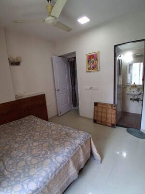 Bedroom in 2 BHK Apartment at Chembur – for Rent