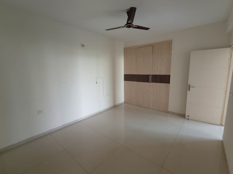 Room, tulip-violet 3 Bedroom 1578 Sq.Ft. Apartment In Sector 69 Gurgaon 10761001