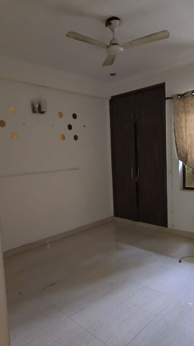 Room, unitech-uniworld-gardens-2 2 Bedroom 973 Sq.Ft. Apartment In Sector 47 Gurgaon 10761006