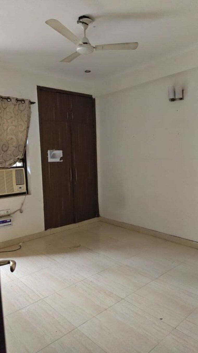 Room, unitech-uniworld-gardens-2 2 Bedroom 973 Sq.Ft. Apartment In Sector 47 Gurgaon 10761006