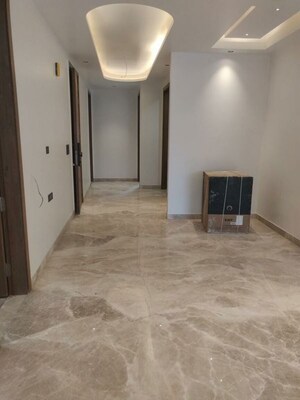 Room in 2 BHK Builder Floor at Sector 43 – for Rent