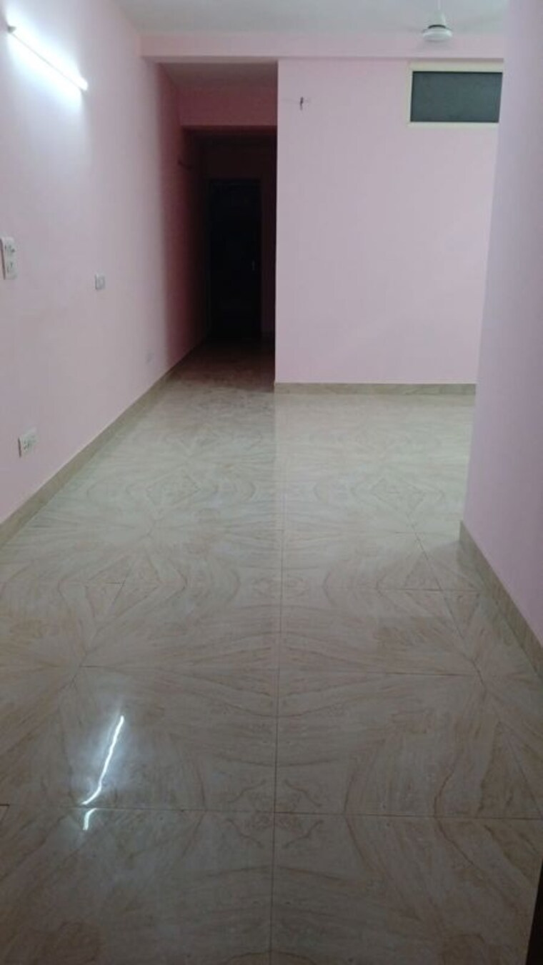 Room, sector 43 2 Bedroom 185 Sq.Yd. Builder Floor In Sector 43 Gurgaon 10761011
