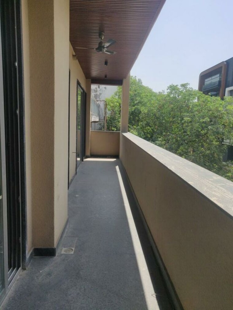 Balcony, sector 43 2 Bedroom 185 Sq.Yd. Builder Floor In Sector 43 Gurgaon 10761011