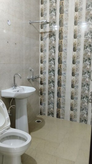 Bathroom in 3 BHK Builder Floor at Spring Field, Sector 31 – for Sale