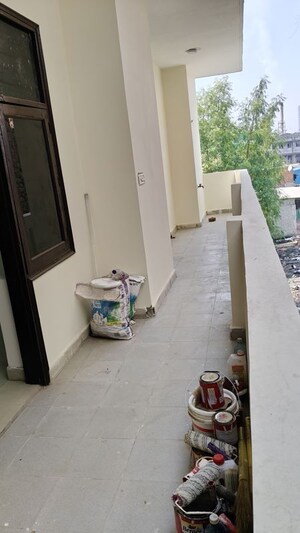 Balcony in 3 BHK Builder Floor at Spring Field, Sector 31 – for Sale