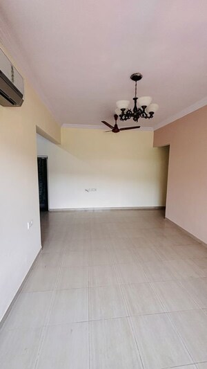 Room in 2 BHK Apartment at Marathon Cosmos, Mulund West – for Rent