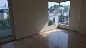 Room in 4 BHK Builder Floor at Vasant Vihar – for Rent