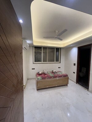 Furnished Amenities in 3 BHK Builder Floor at Saket – for Rent