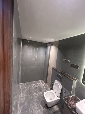 Furnished Amenities in 3 BHK Builder Floor at Saket – for Rent