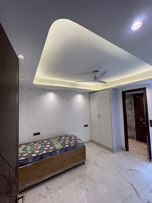Furnished Amenities in 3 BHK Builder Floor at Saket – for Rent