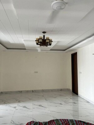 Room in 2 BHK Builder Floor at Saket – for Rent