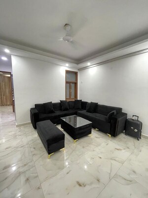 2 BHK Builder Floor For Rent in Saket