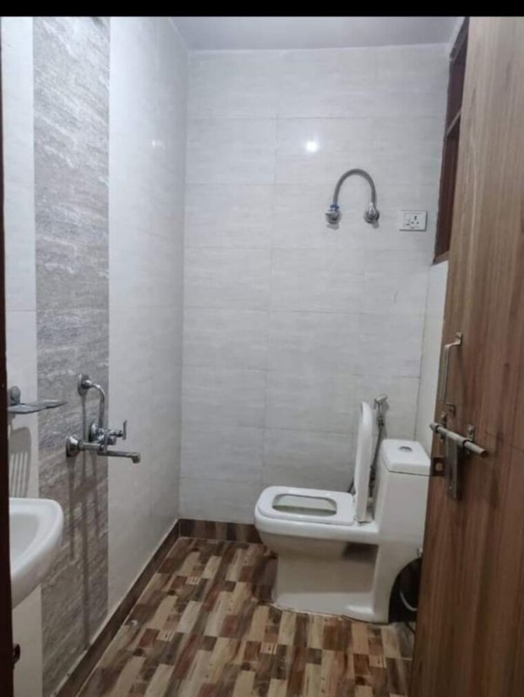 Bathroom, saket 1 Bedroom 500 Sq.Ft. Builder Floor In Saket Delhi 10761051