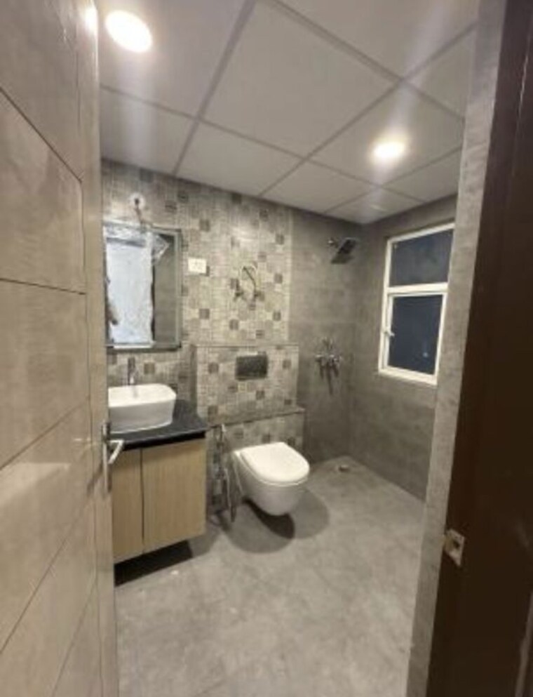 Bathroom, nimbus-express-park-view-ii 2 Bedroom 1228 Sq.Ft. Apartment In Chi V Greater Noida Greater Noida 10761031