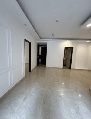 Room in 2 BHK Apartment at Nimbus Express Park View - II, Chi V Greater Noida – for Rent