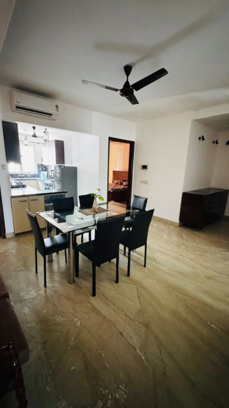 Room, safdarjung development area 3 Bedroom 300 Sq.Yd. Builder Floor In Safdarjung Development Area Delhi 10761049