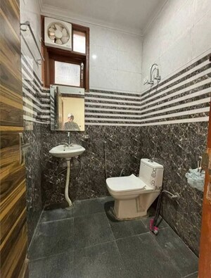 Bathroom in 1 BHK Builder Floor at Saket – for Rent
