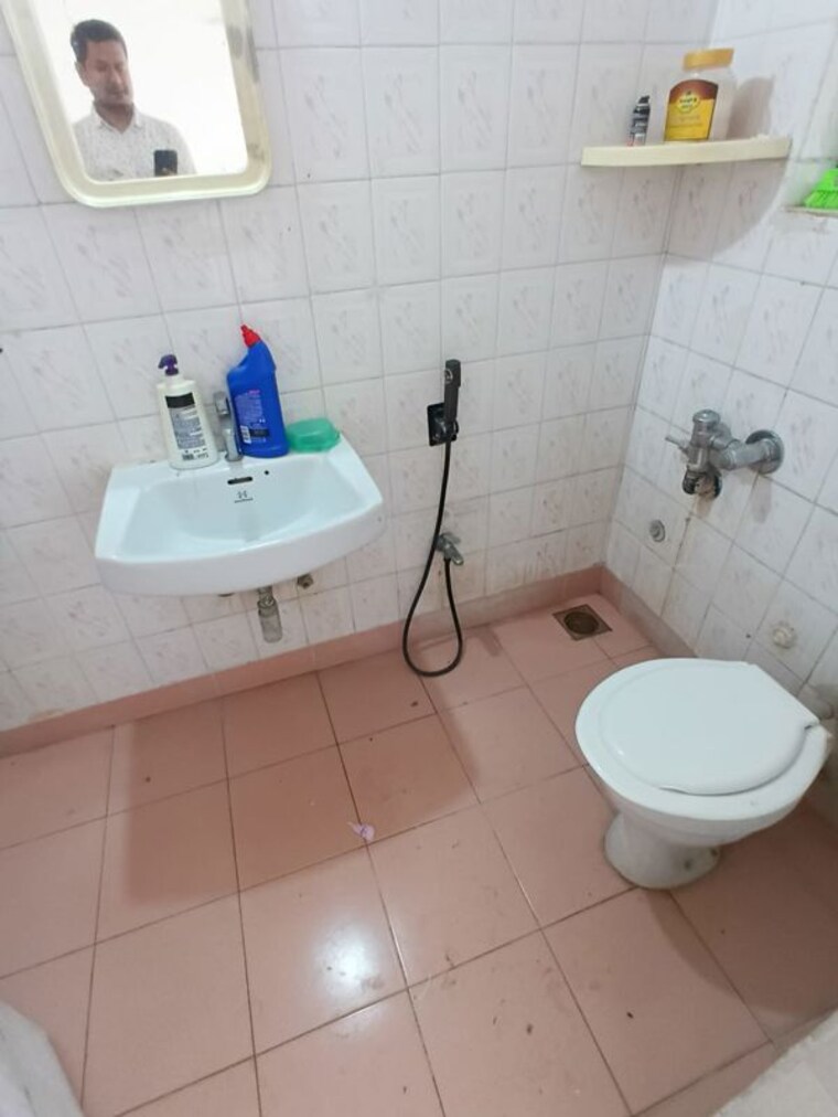 Bathroom, lokhandwala-whispering-palms 3 Bedroom 868 Sq.Ft. Apartment In Kandivali East Mumbai 10761075