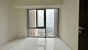 Room in 4 BHK Apartment at Piramal Aranya, Byculla – for Rent