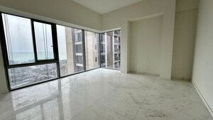 Room in 4 BHK Apartment at Piramal Aranya, Byculla – for Rent