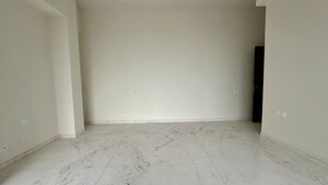 Room in 4 BHK Apartment at Piramal Aranya, Byculla – for Rent
