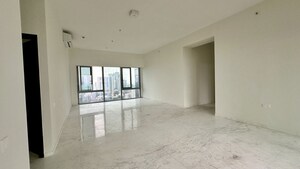 Room in 4 BHK Apartment at Piramal Aranya, Byculla – for Rent