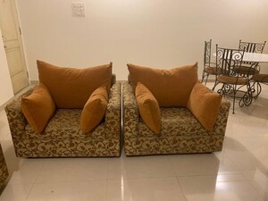 Living Room in 2 BHK Apartment at Chembur – for Rent
