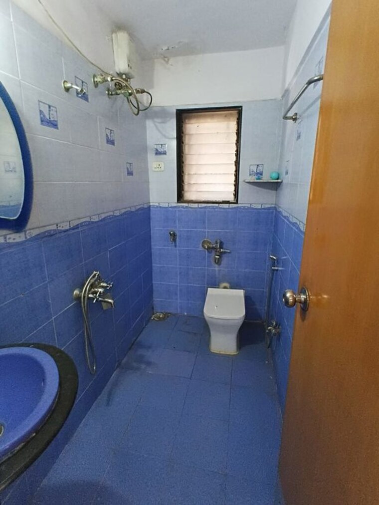 Bathroom, lokhandwala-whispering-palms 3 Bedroom 1165 Sq.Ft. Apartment In Kandivali East Mumbai 10761083