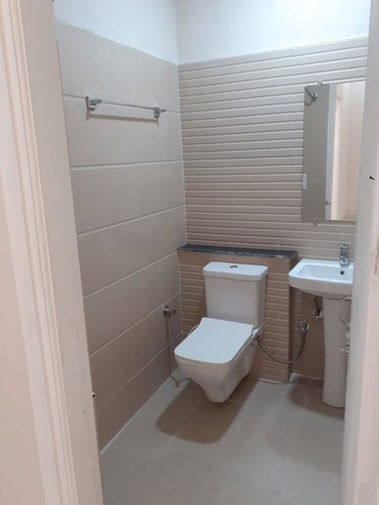 Bathroom, shiva-enclave-zirakpur 3 Bedroom 1600 Sq.Ft. Apartment In Patiala Road Zirakpur 10761085