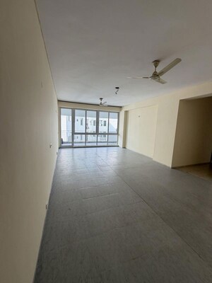 Room in 3 BHK Apartment at Vatika City, Sector 49 – for Sale