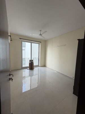 Room in 3 BHK Apartment at Vatika City, Sector 49 – for Sale