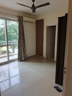 Room in 3.5 BHK Apartment at BPTP Park Prime, Sector 66 – for Rent