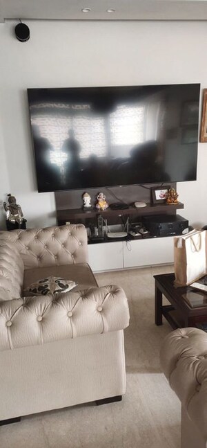 Room in 2 BHK Builder Floor at Vasant Vihar – for Rent