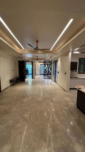 Room in 3 BHK Apartment at CS Roseate 63, Sector 63a – for Sale