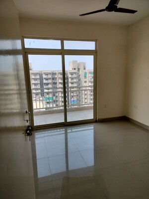 Room in 2 BHK Apartment at Conscient Habitat 78, Sector 78 – for Sale