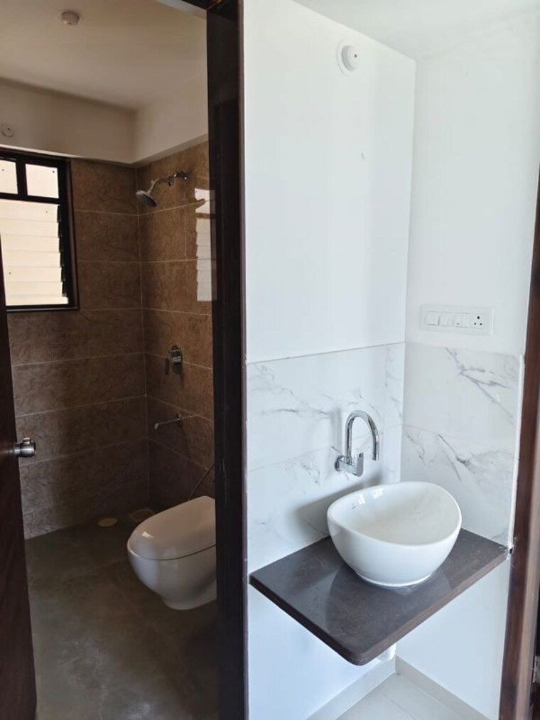 Bathroom, kiran-swastik 3 Bedroom 952 Sq.Ft. Apartment In Sus Pune 10761138