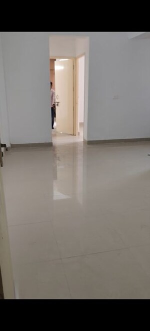 Room in 3 BHK Apartment at ROF Amaltas, Sector 92 – for Sale