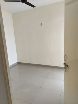 Room in 2 BHK Apartment at Amolik Heights, Sector 88 – for Sale