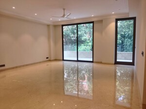 Room in 4 BHK Builder Floor at Vasant Vihar – for Rent