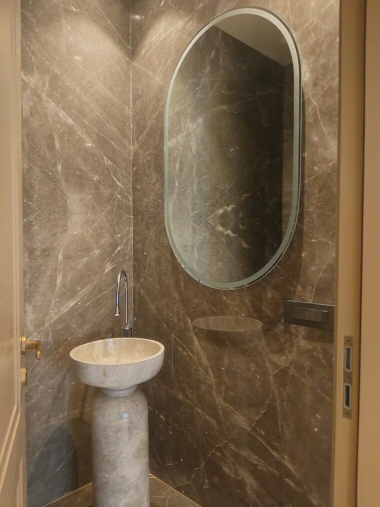 Bathroom, vasant vihar 4 Bedroom 600 Sq.Yd. Builder Floor In Vasant Vihar Delhi 10761158