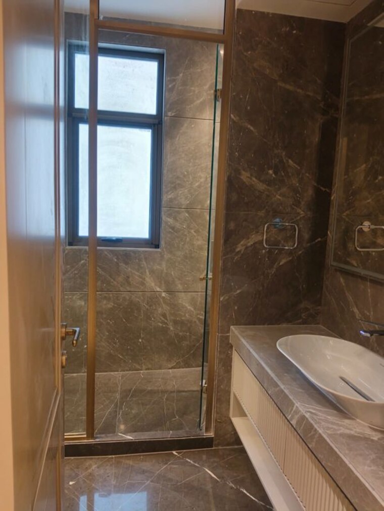 Bathroom, vasant vihar 4 Bedroom 600 Sq.Yd. Builder Floor In Vasant Vihar Delhi 10761158